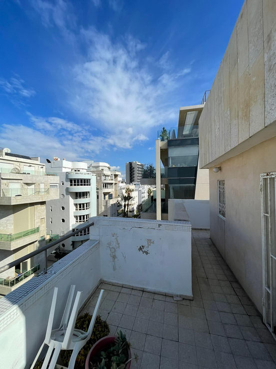 דירת גג למכירה בתל אביב